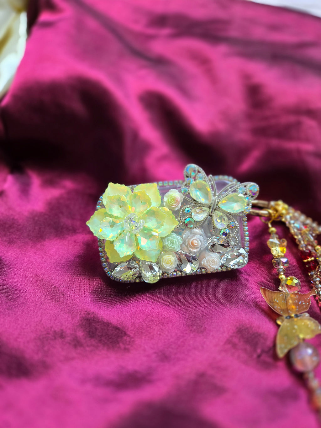 Enchanted Garden Mirror Phone Clip